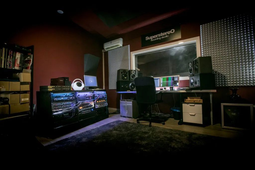 Superstereo